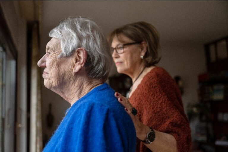 Caring For An Aging Parent: 4 Practical Tips For Caregiving