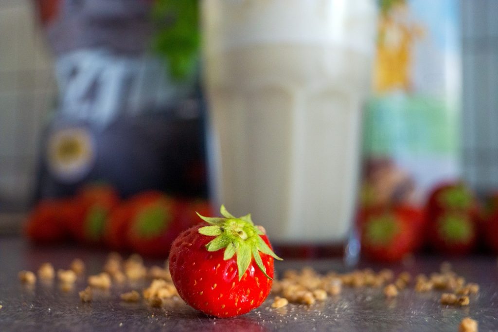 strawberry, protein, smoothie-5199606.jpg