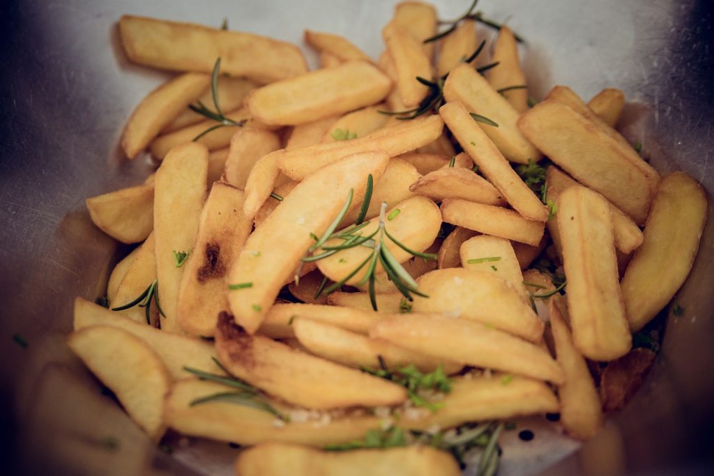 fries, potato chips, rosemary-4095151.jpg