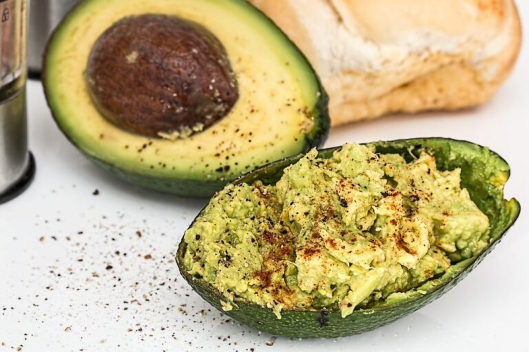 Navigating Diabetic Diets: A Guide to Managing Diabetes Through Nutrition