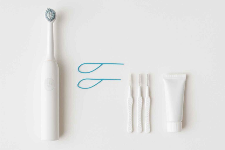 How to Maintain Dental Health During Orthodontic Treatment