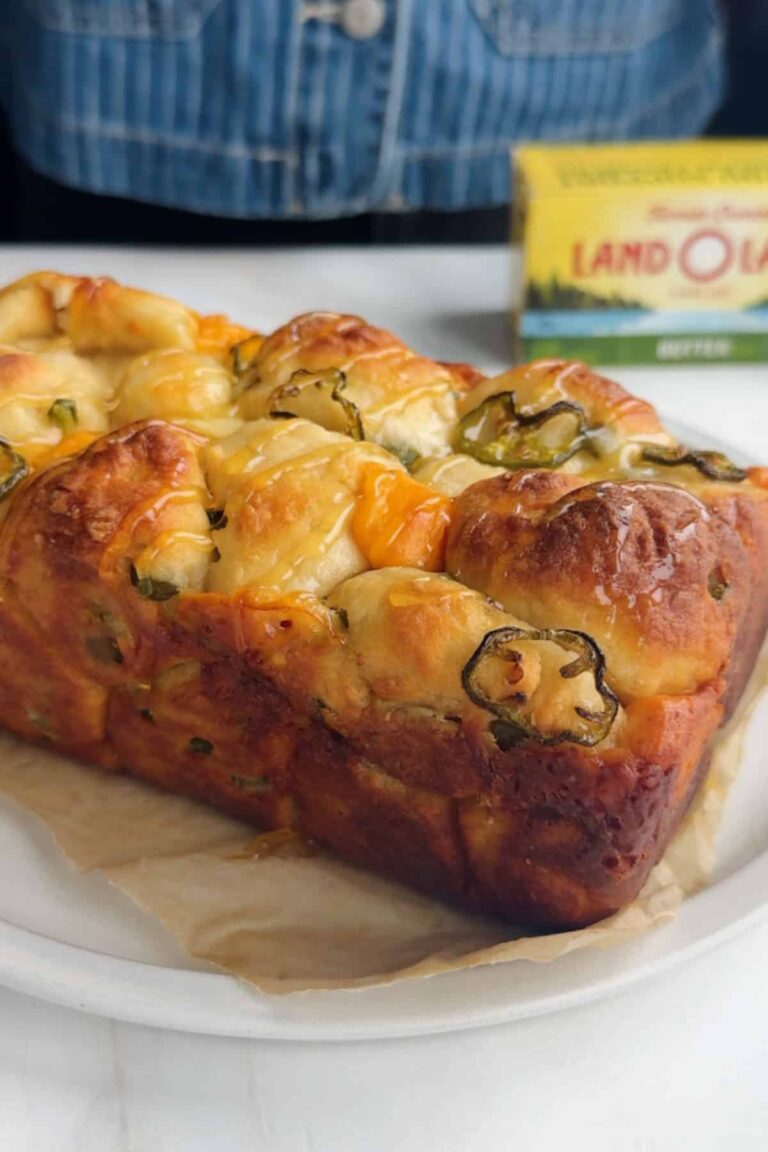 Jalapeño Cheddar Cottage Cheese Pull-Apart Bread