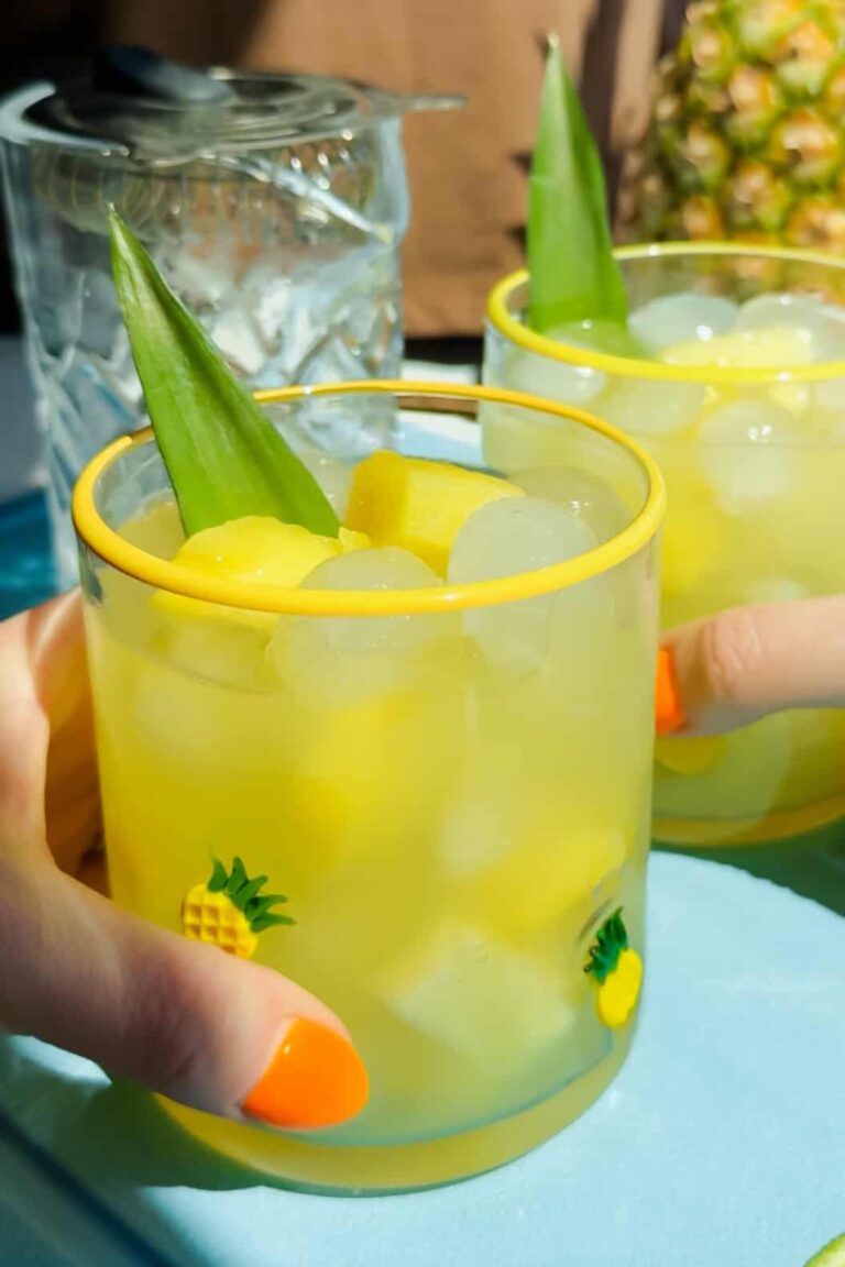 Easy Pineapple Margarita