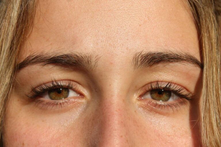 Grow Thick Eyebrows with Home Remedies