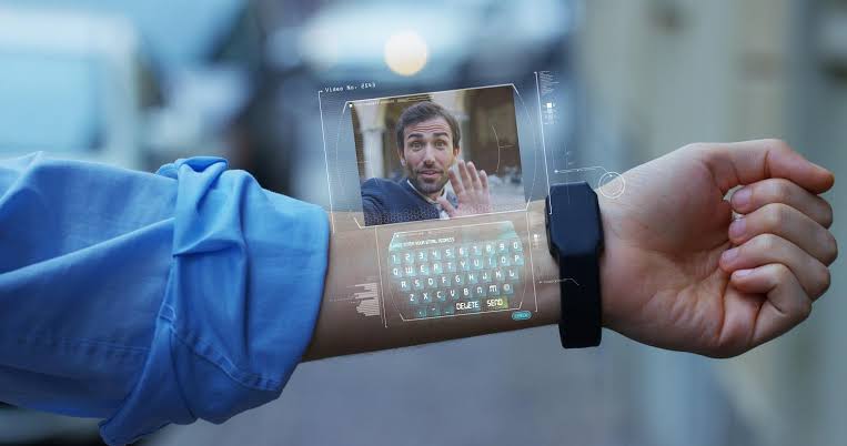 Could Wearable Tech Actually Reduce Phone-Related Neck Strain?